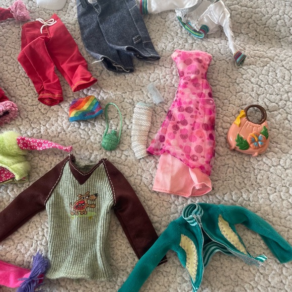 Bratz Clothing Lot - Picture 3 of 7